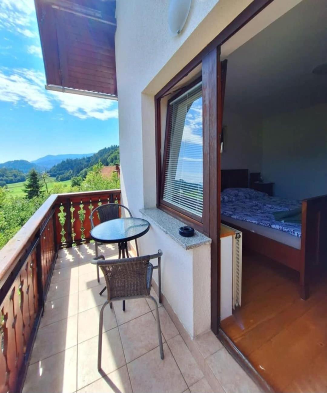 Pr' Hribar Apartment Zgornje Gorje Ruang foto